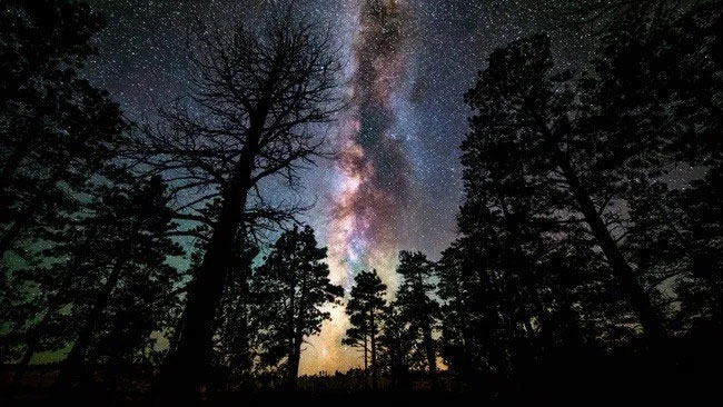 Dải Ngân Hà từ Công viên quốc gia Bryce Canyon ở Utah. (Ảnh: Daniel Viñé Garcia).