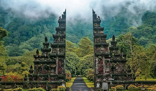 Indonesia là quốc gia có dân số theo đạo Hồi lớn nhất thế giới. 