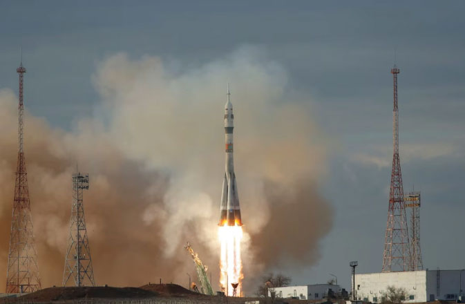 Tàu Soyuz MS-25 cất cánh thành công sau lần tạm hoãn vì sự cố. (Ảnh: Reuters).